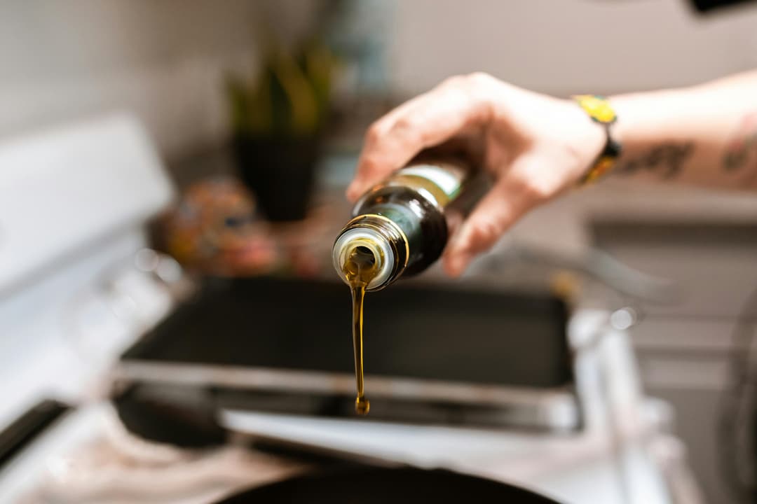 Olive oil pouring